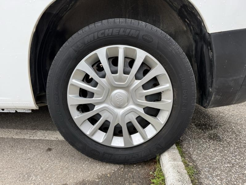 TOYOTA ProAce City VUL d’occasion à vendre à AUBAGNE chez AIX AUTOMOBILES (Photo 7)