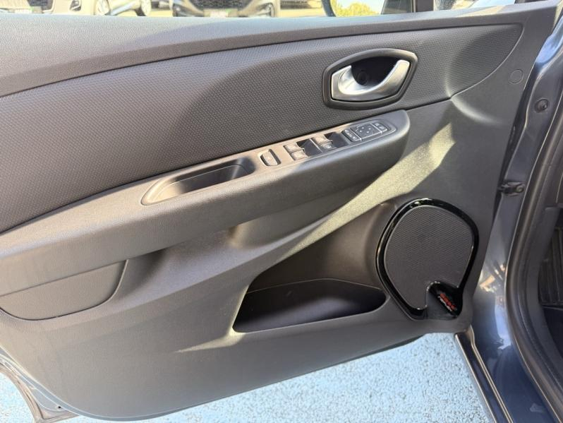 RENAULT Clio d’occasion à vendre à AUBAGNE chez AIX AUTOMOBILES (Photo 9)