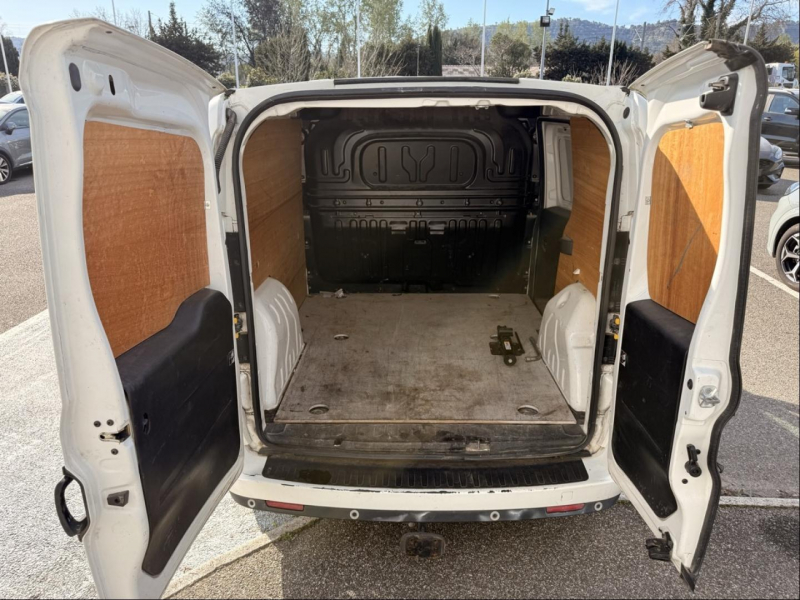FIAT Doblo Cargo VUL d’occasion à vendre à AUBAGNE chez AIX AUTOMOBILES (Photo 20)